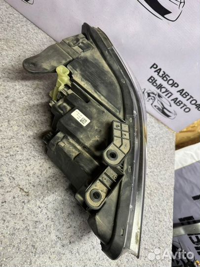 Фара левая Genesis G70 2.0 G4KL 2WD 2017-2020