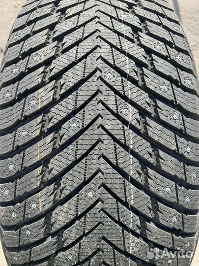 Grenlander Icedefensor Stud II 275/35 R20 80T