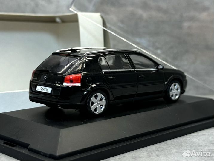 Редкая модель Opel Signum 1:43 Schuco дилер