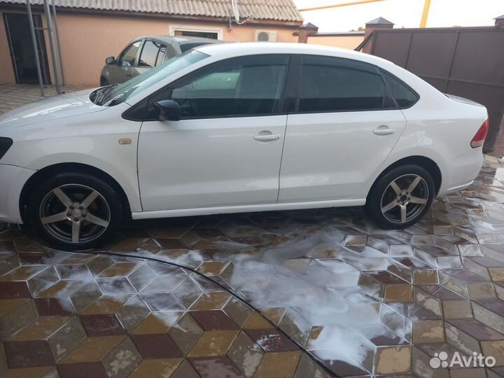Volkswagen Polo 1.6 МТ, 2014, 250 000 км