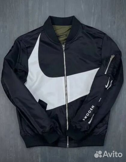 Бомбер Nike двухсторонний