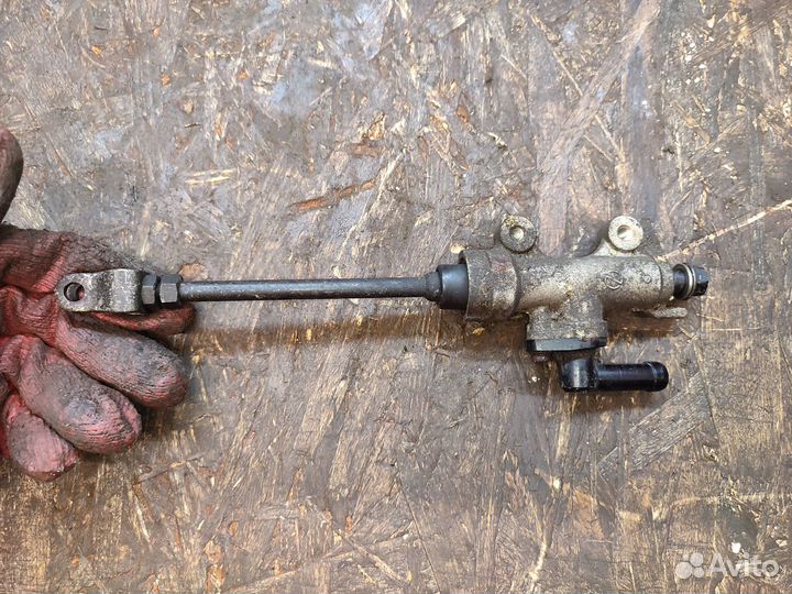 St1100 задний тормозной цилиндр