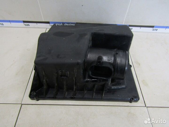 Крышка воздушного фильтра Astra J 2010