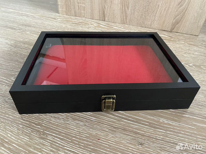 Витрина, шкатулка, бокс для орденов и медалей