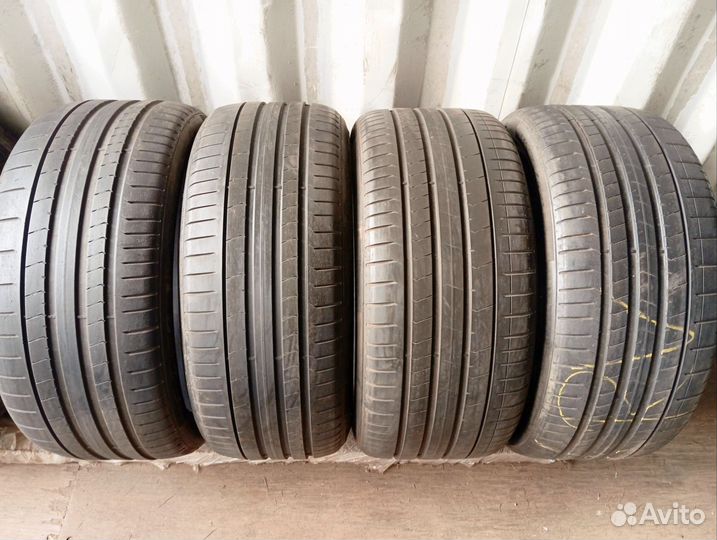 Pirelli P Zero PZ4 275/35 R21