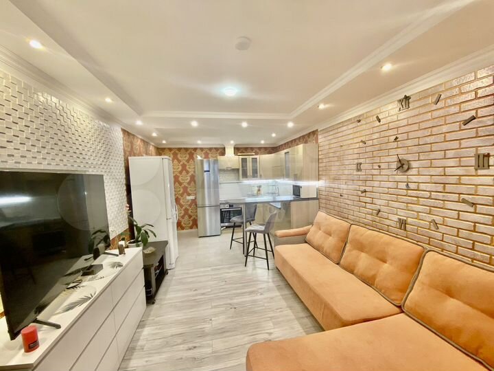 2-к. квартира, 64 м², 8/17 эт.