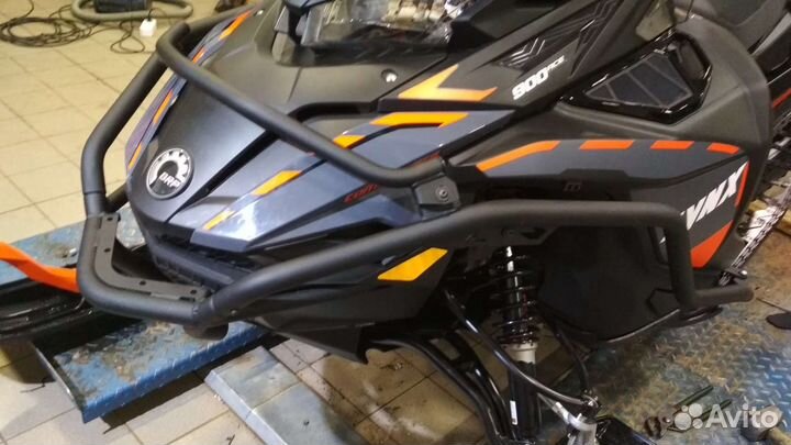 Усиленный защитный бампер на снегоход