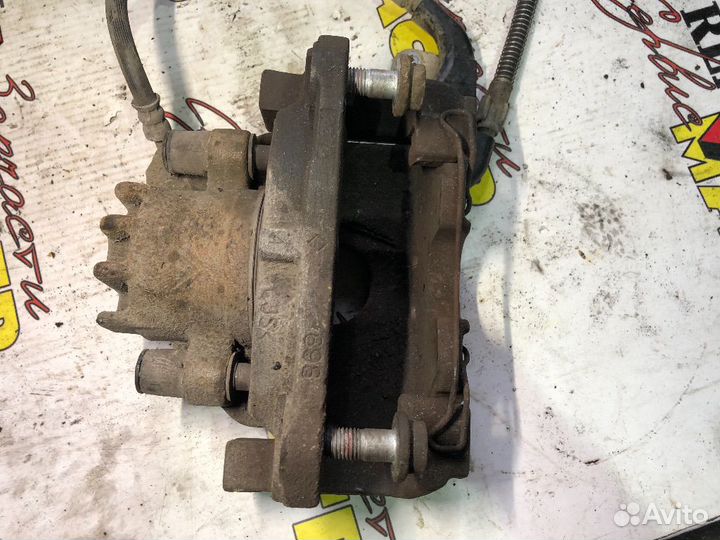 Суппорт передний правый Citroen C5 2 поколение (20