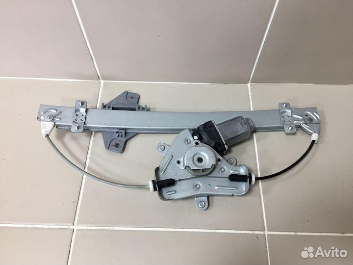 Моторчик стеклоподъемника правого Rio / Solaris