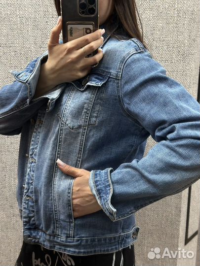 Джинсовая куртка женская