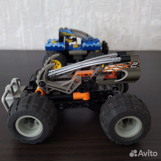 Два набора Lego из 2002 года