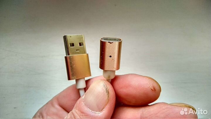 Магнитный зарядный кабель