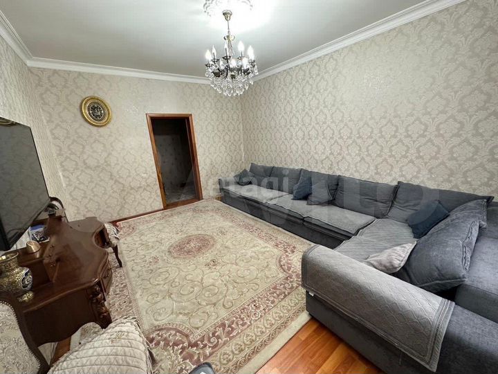 2-к. квартира, 72 м², 2/4 эт.