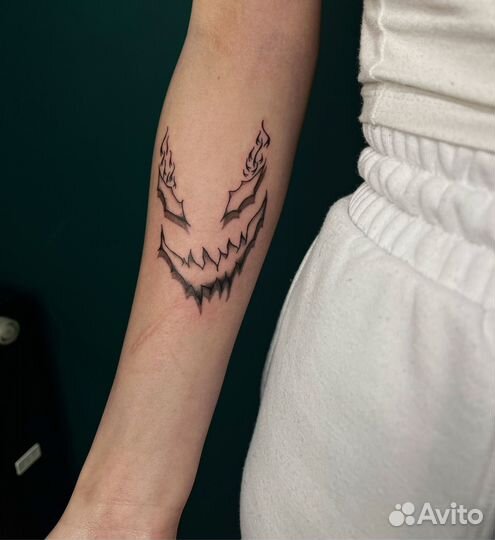 Модель на тату