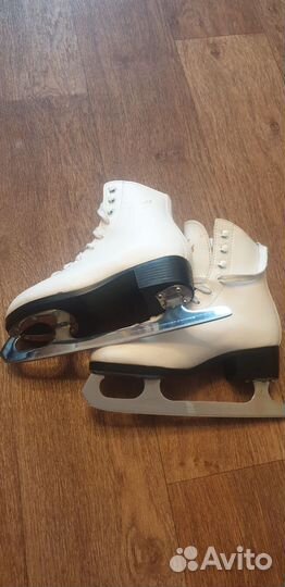 Фигурные коньки graf 35