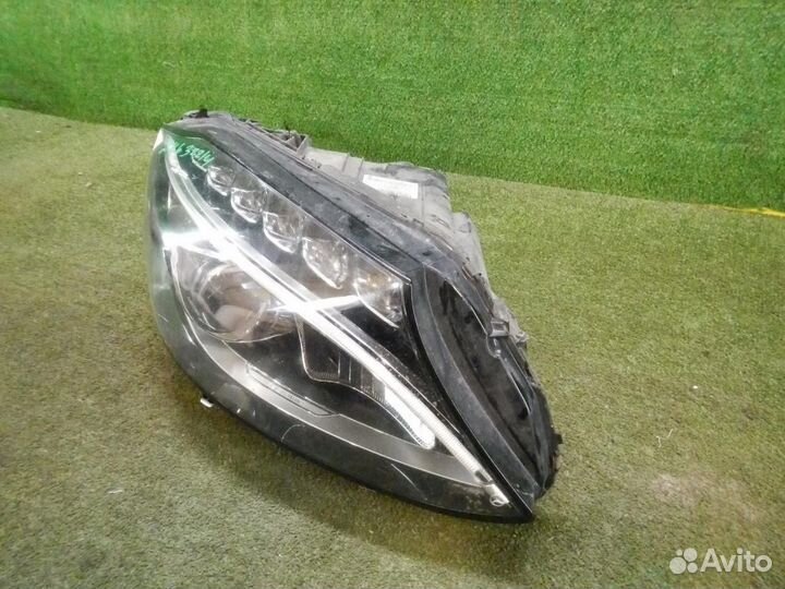 Фара правая Mercedes-Benz C-Class