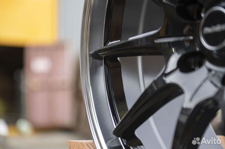 Комплект новых литых дисков ''18 5x114.3 Weds Spor