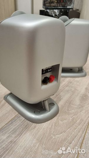 Акустика B&W LM1