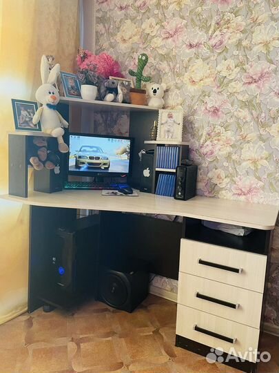 Компьютерный стол