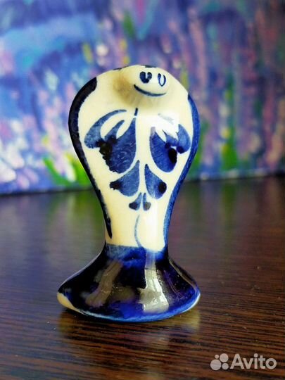 Фарфоровая статуэтка 