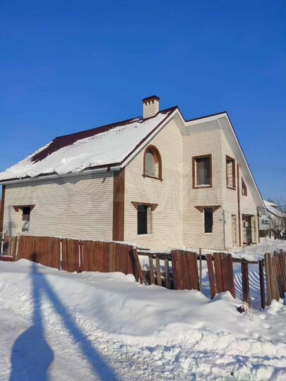 Коттедж 160 м² на участке 12 сот.