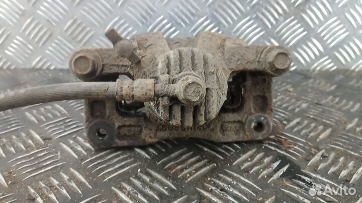 Суппорт тормозной задний правый KIA sorento 1 2009