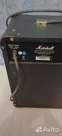 Комбоусилитель Marshall MG15CDR и электрогитара