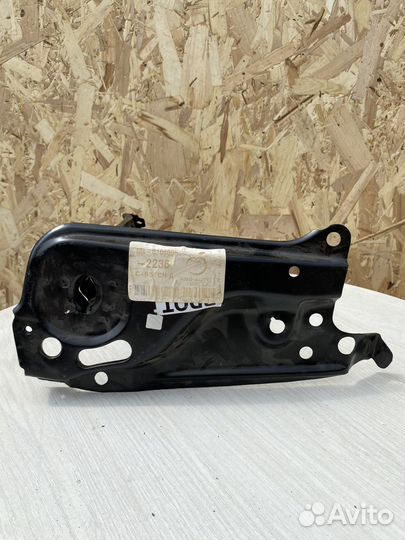 Панель передняя левая (телевизор) Audi 80 B3 B4