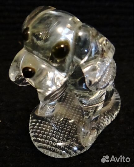 Стеклянная статуэтка 