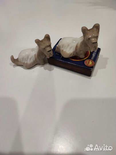 Фарфоровые статуэтки,собака лфз
