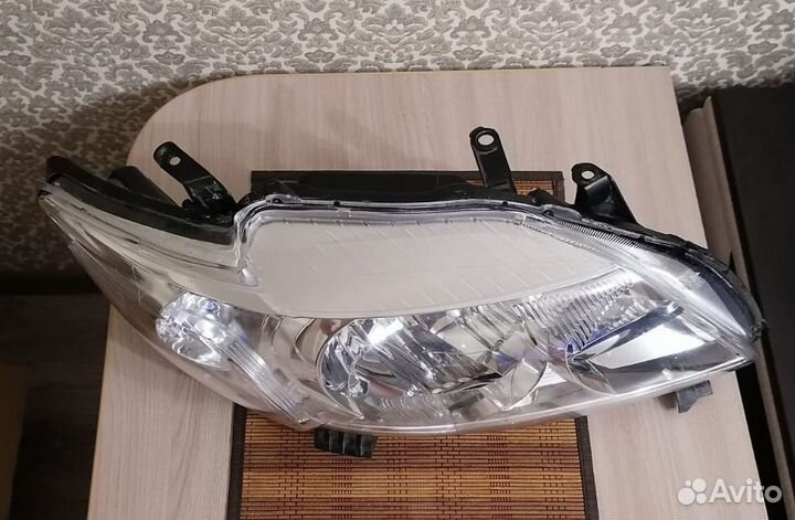 Фара Toyota