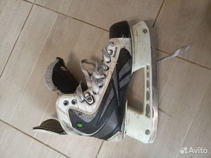 Коньки хоккейные