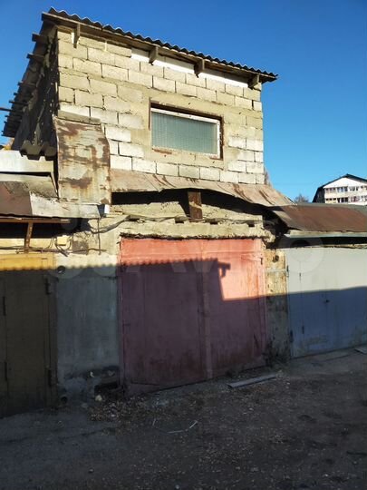 Гараж, > 30 м²