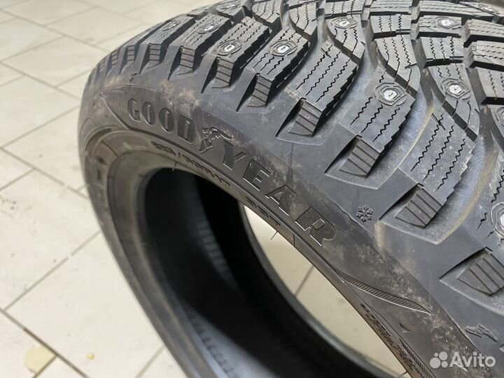 Goodyear UltraGrip Arctic 2 255/60 R18 112T