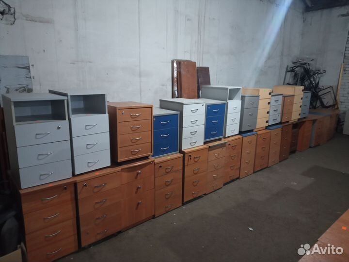 Тумбочка на 3 ящика