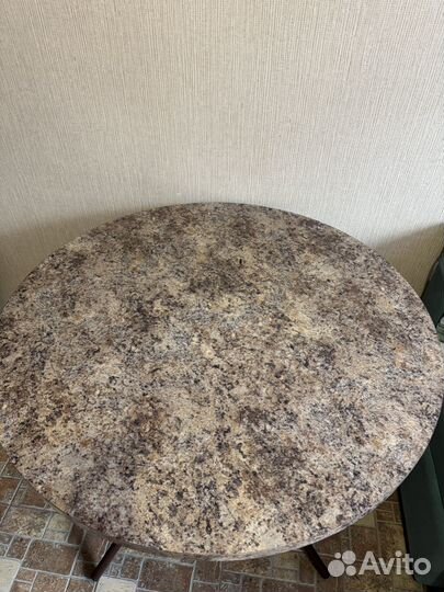 Кухонный стол