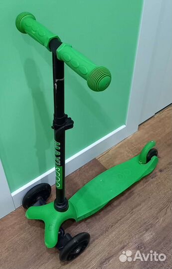 Самокат трехколесный MaxiScoo