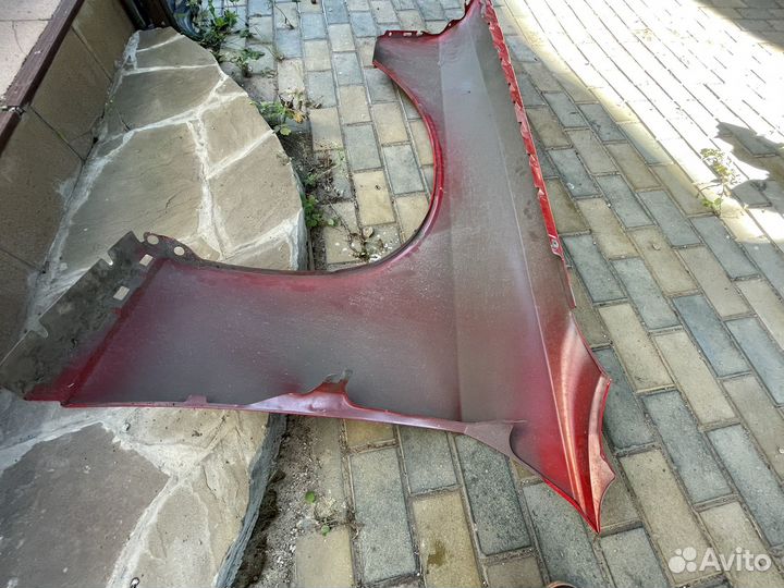 Крыло dodge challenger