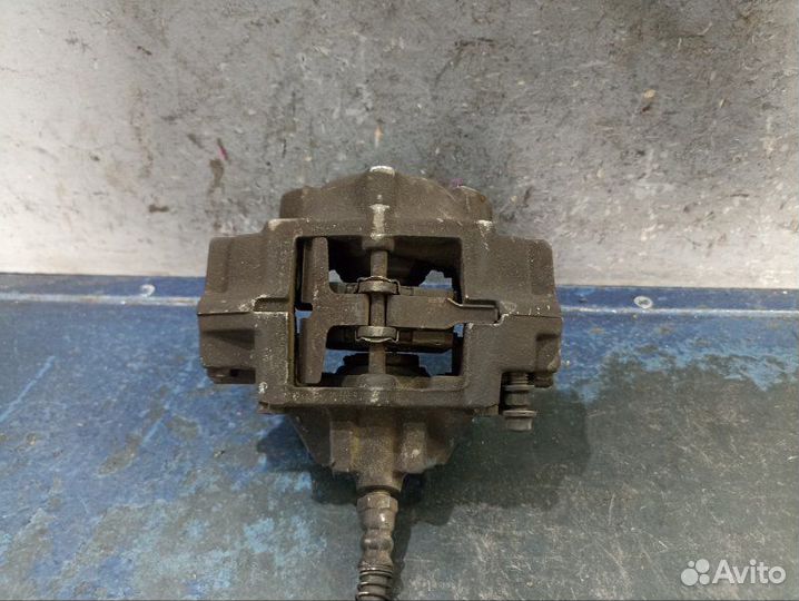 Суппорт задний левый Chrysler Crossfire