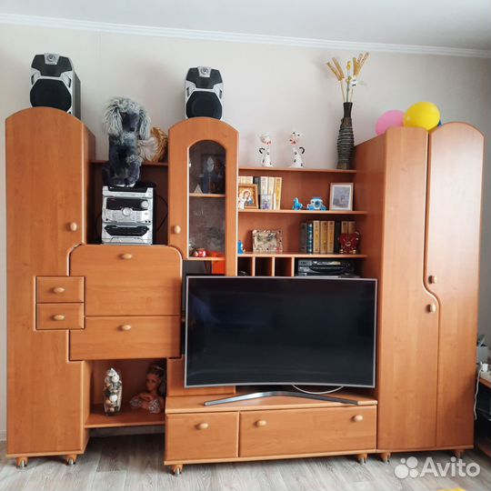 Стенка горка в гостиную