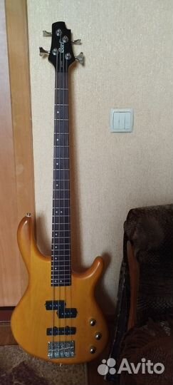 Бас гитара Cort Action