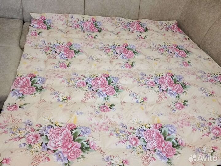 Одеяло пуховое,новое