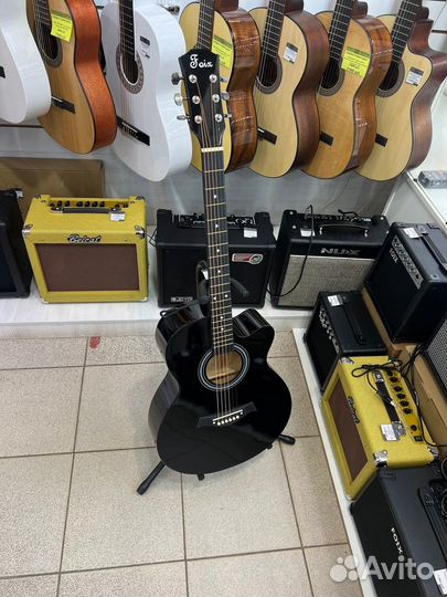 Акустическая гитара