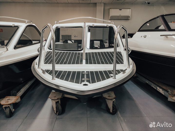 Катер Phoenix 530 hardtop