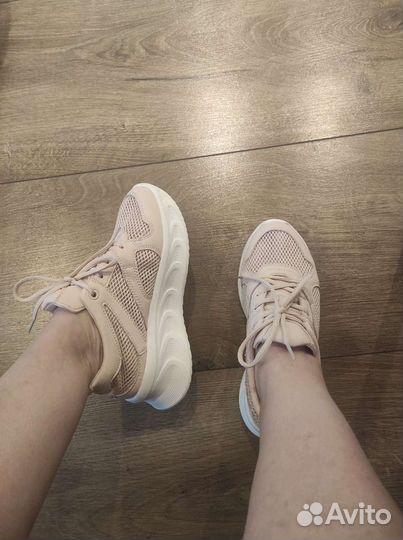 Кроссовки женские 36 размер