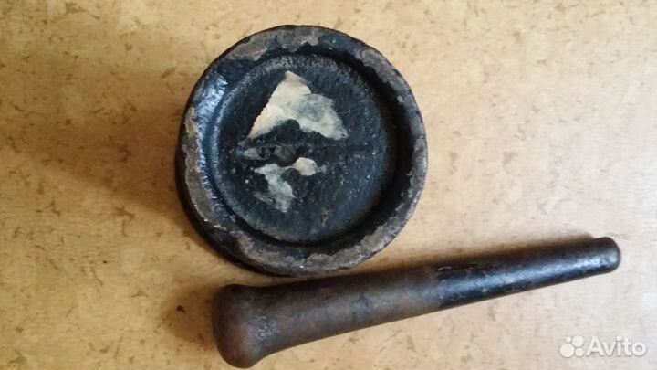 Ступка чугунная с пестиком старинная