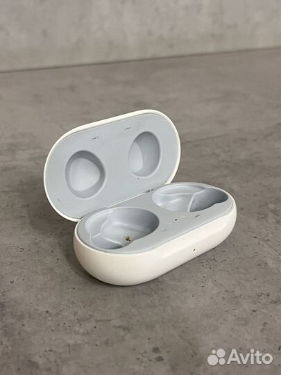 Кейс от наушников Samsung Galaxy Buds