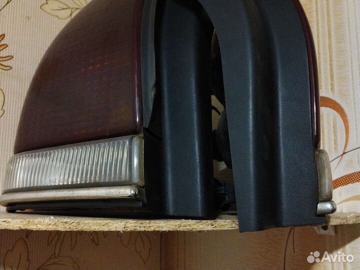 Заднии фонари на краслер LHS 93-98 г.запчасти