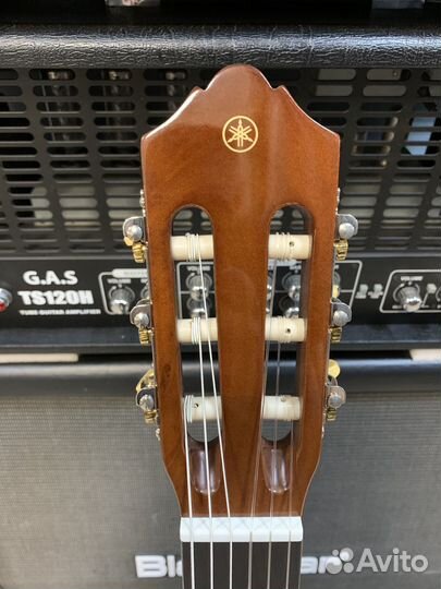 Классическая гитара Yamaha C-40