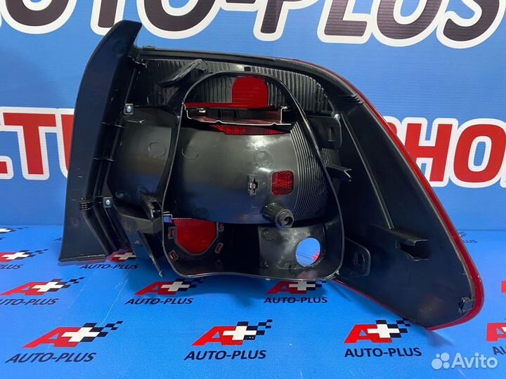 Фонарь задний Volkswagen Polo 15-20